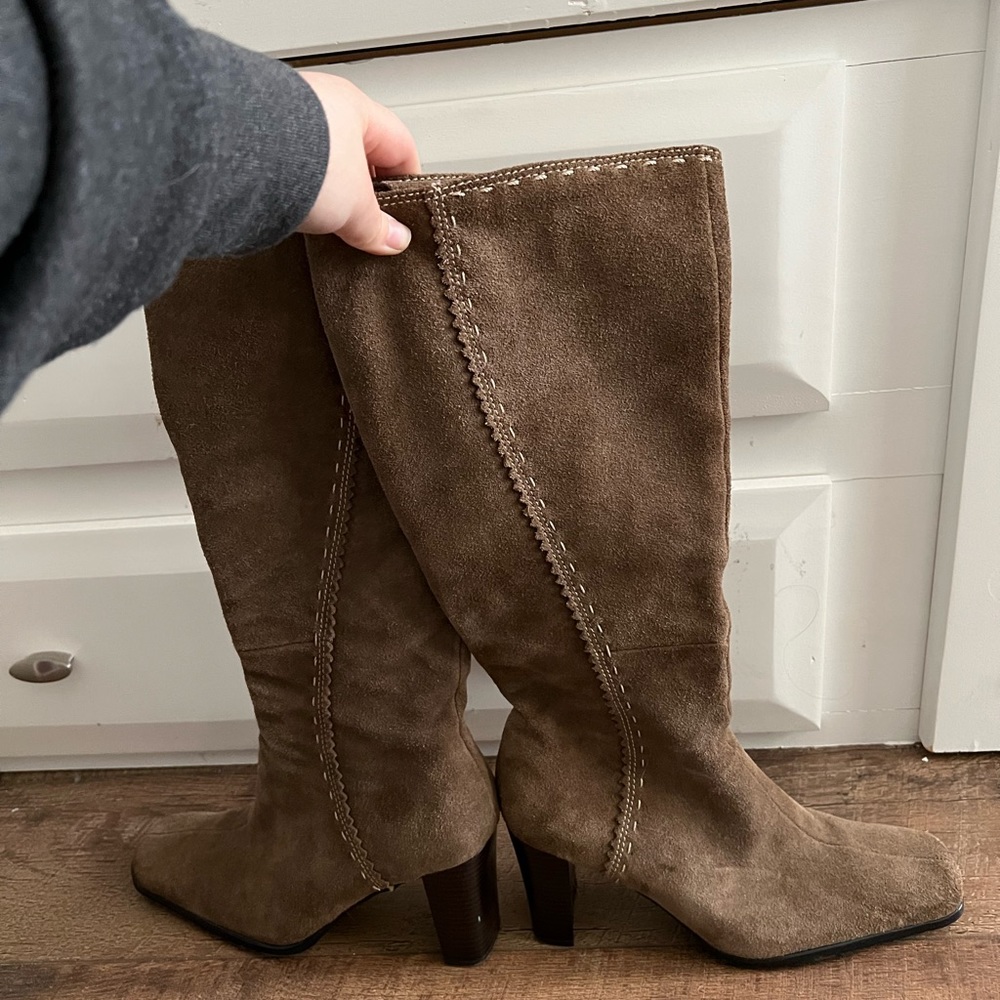 brown boots